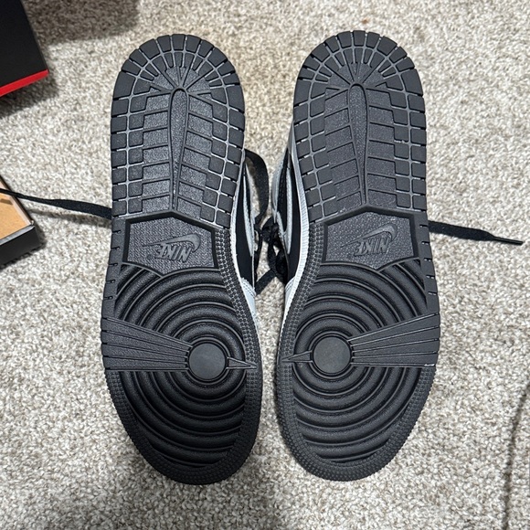 Jordan 1s - Picture 4 of 6